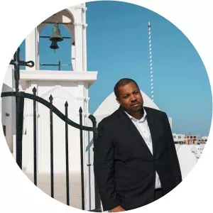 Q45 - Musical artist