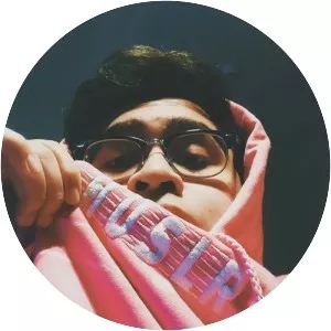 QAWI KAMRI - Musical artist