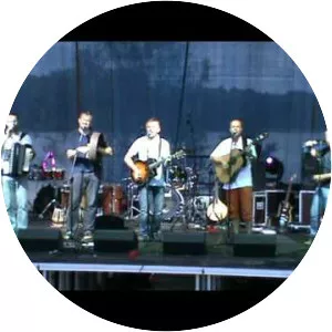 QFTRY - Musical group