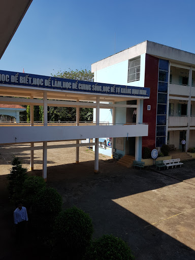 Quang Trung Commune People's Committee - County government office in Vietnam