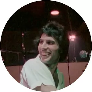 Queen: Rock The World