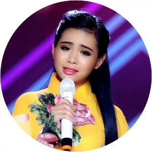 Quynh Trang - Singer