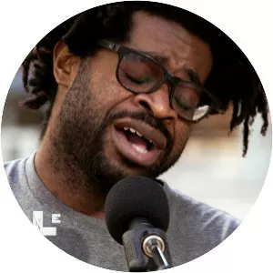 R.LUM.R