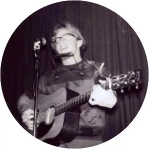 Rabbit Mackay - Musical artist