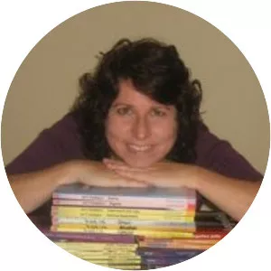 Rachel Lynette - Author
