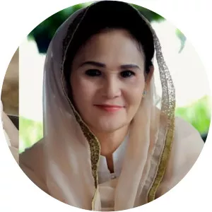 Rachma Widadiningsih - Yuni Shara's mother