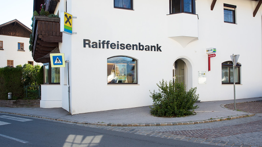 Raiffeisen Regionalbank Hall in Tirol, Bankstelle Sistrans