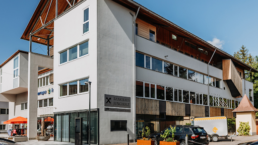 Raiffeisenbank Oberland-Reutte, Bankhaus Jungholz - Bank in Reutte, Austria