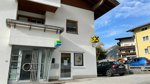 Raiffeisenbank Oberland-Reutte, SB-Bankstelle Flirsch - Bank in Flirsch, Austria