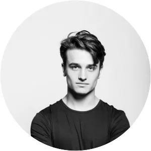 Ralf Mackenbach - Dutch singer