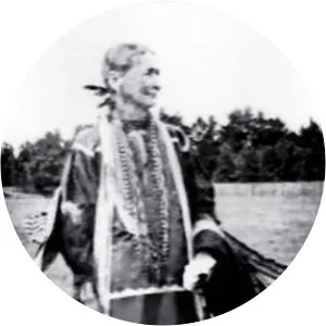 Rattling Blanket Woman