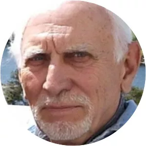 Ray Reinhardt - American actor