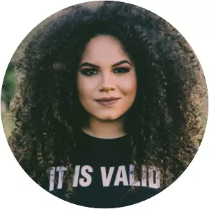 Rebeca Carvalho - Musical artist