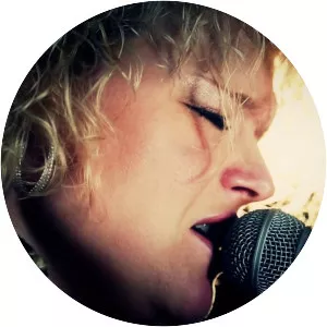 Rebecca Downes - Musical group