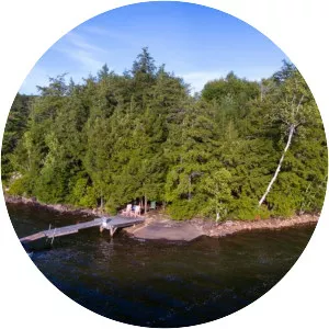 Redstone Lake - Lake in Canada