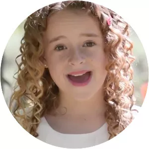 Reese Oliveira - Singer