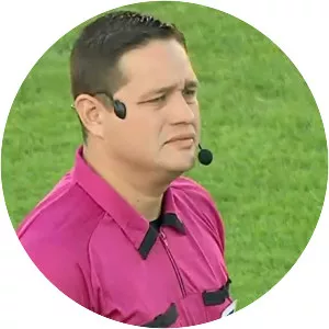 Referee Arnaldo Samaniego