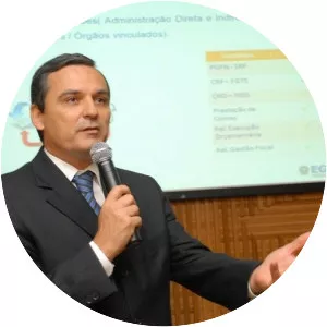 Regis Fichtner Velasco