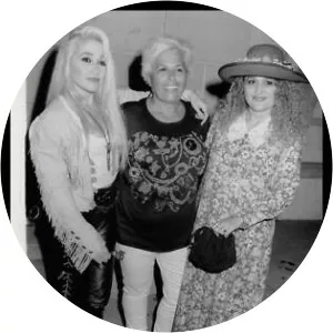 Reine River Guttman - EG Daily's sister