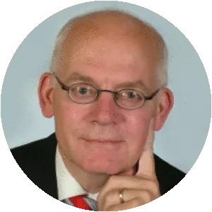 Reinhold Hölscher - Economist