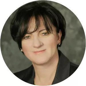 Réka Szemerkényi (Szemerkényi . . .