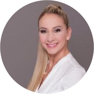 Reka Szorenyi photograph