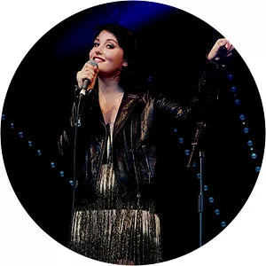 Ren Harvieu - English singer-songwriter