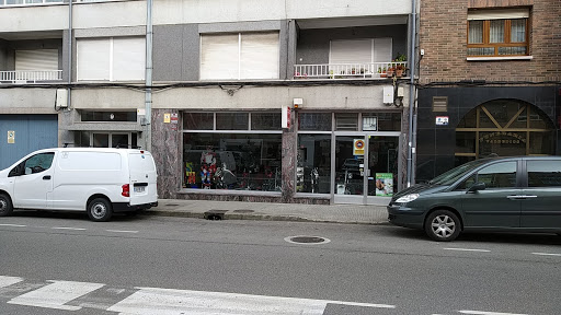 Rendueles Motos S.L. - Motorcycle shop in Villaviciosa, Asturias, Spain
