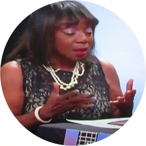 renée minus white - Singer