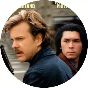 Renegades - 1989 ‧ Drama/Thriller ‧ 1h 46m