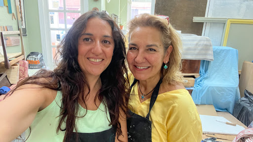 Restores and recovers - Antique furniture restoration service in Madrid, Spain