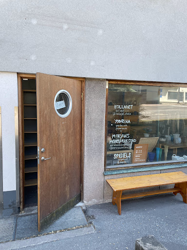 Retrodeco vintage och verkstad - Furniture store in Sweden