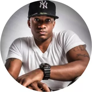 Reuben Chandler - Photographer ‧ Damita's husband