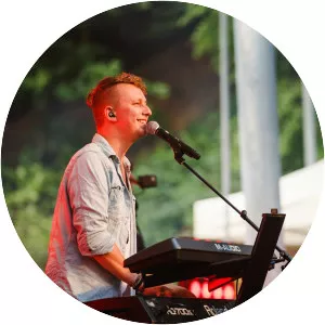 Reyer Musician - Musical artist