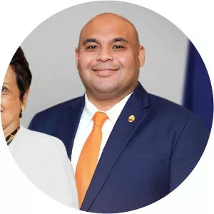 ricardo bordallo lou leon guerrero