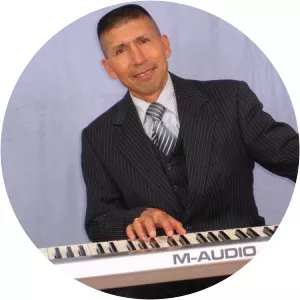 Ricardo Suntaxi - Musical artist