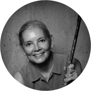 Rie Schmidt - Musical artist