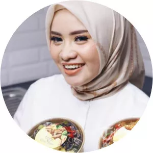 Rima Anissa - Fitra Eri's wife