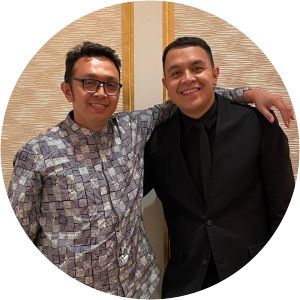 Riri Muktamar - Singer