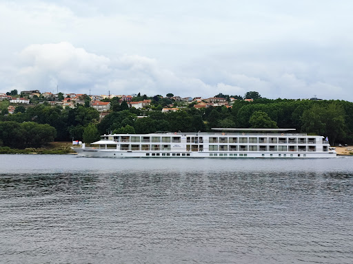 River banks - Park in Avintes, Portugal