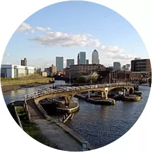 River Lee Navigation - River in England
