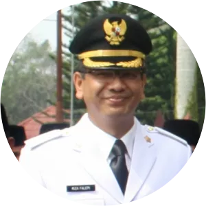 Riza Falepi - Politician