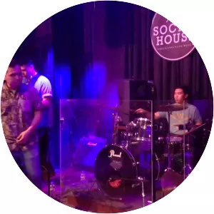 Rob & the Hitmen - Musical artist