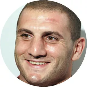 Robbie Farah - Football player