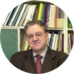 Robert E Evenson - Author