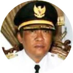 Robert Edison Siahaan