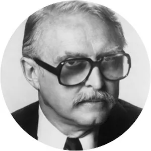 Robert Fletcher - Costumer