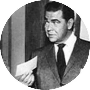 Robert Hardy Andrews