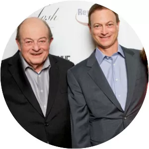 Robert L. Sinise photograph