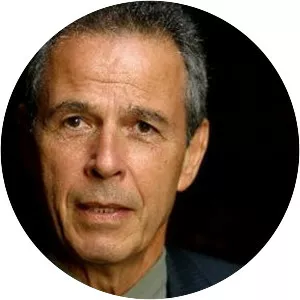 Robert Lesser - American actor